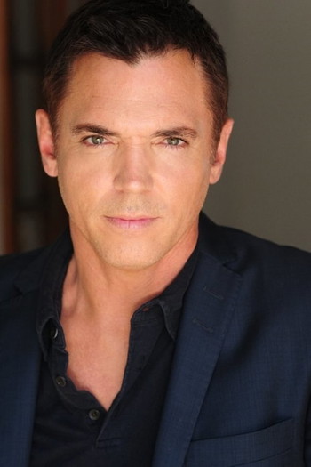 Photo of actor Nicholas Lea