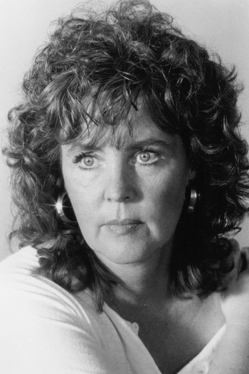 Photo of actress Pauline Collins