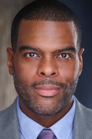 Photo of actor Troy Winbush