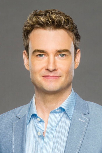 Photo of actor Robin Dunne