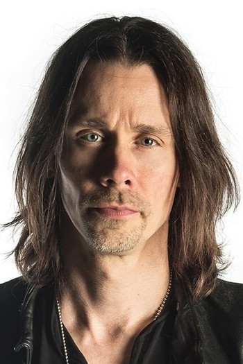 Photo of actor Myles Kennedy