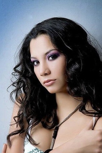 Photo of actress Mayra Couto