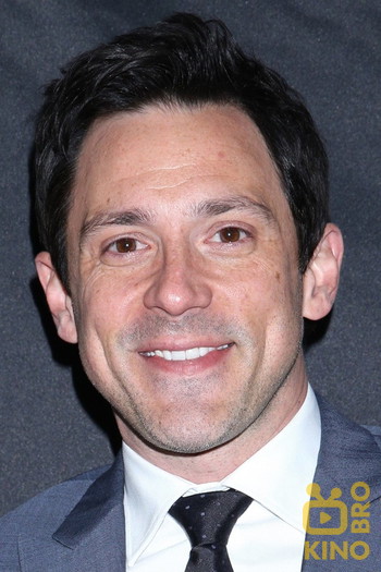 Photo of actor Steve Kazee