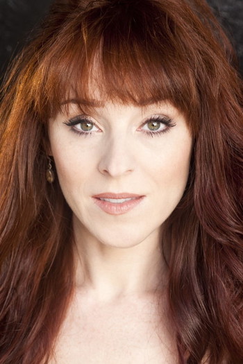 Photo of actress Ruth Connell