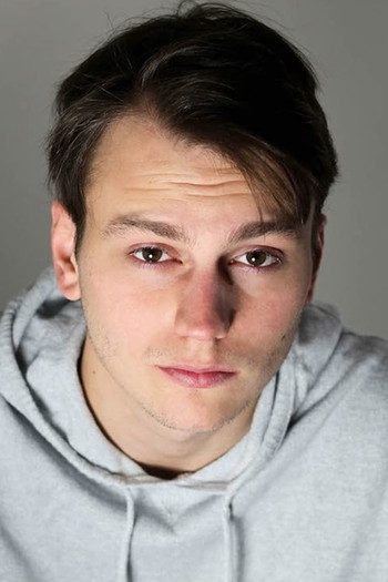 Photo of actor Maxence Perrin