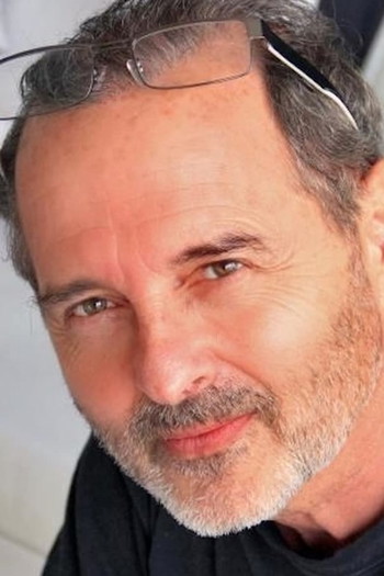 Photo of actor Raymond Aquaviva