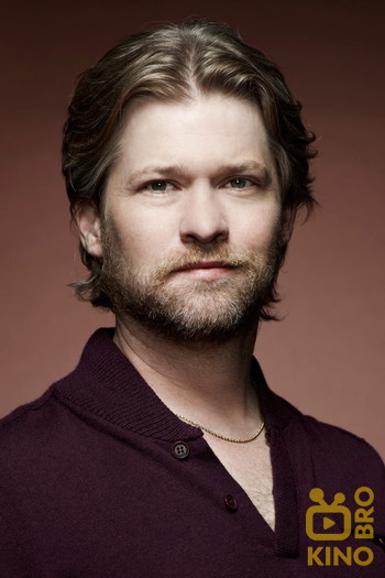 Photo of actor Todd Lowe