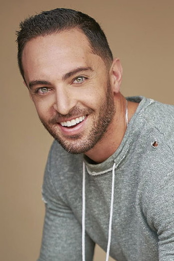 Photo of actor Zach Avery