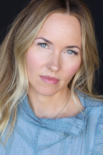 Photo of actress Amy Hathaway