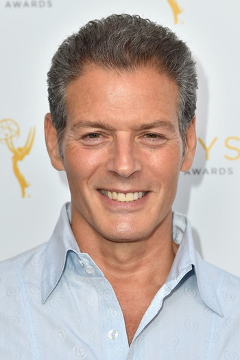 Photo of actor Kevin Spirtas