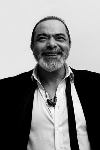 Photo of actor Hugo Albores