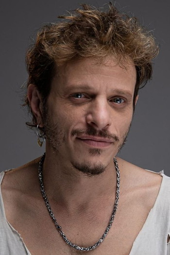 Photo of actor Emiliano Carrazzone