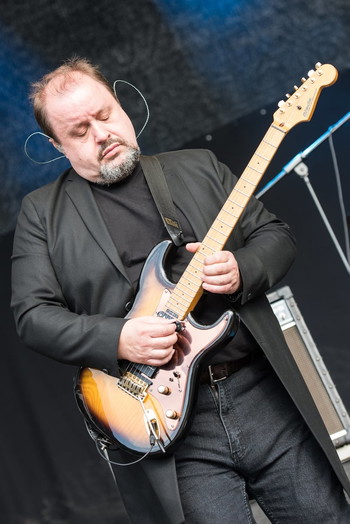 Photo of actor Steve Rothery