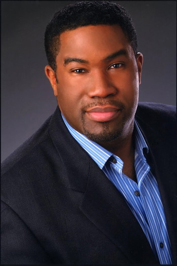 Photo of actor Eric Owens