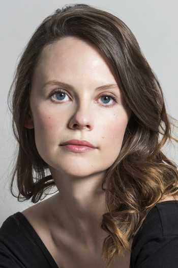 Photo of actress Sarah Ramos