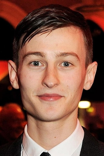 Photo of actor Elliott Tittensor