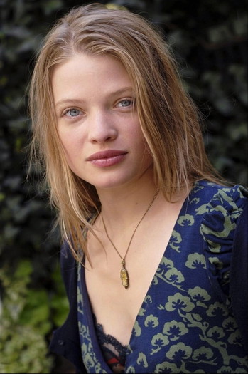 Photo of actress Mélanie Thierry