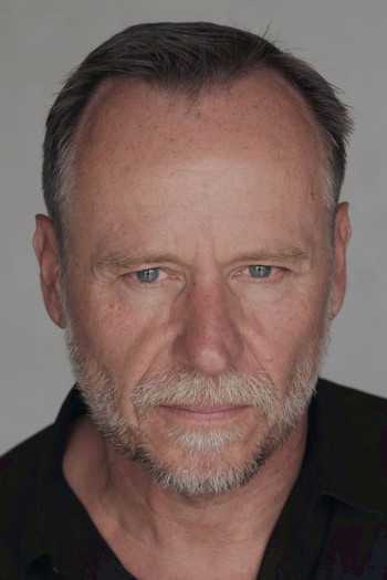 Photo of actor Karel Roden