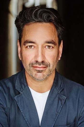 Photo of actor Alex Papps