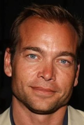 Photo of actor Jonathan Breck