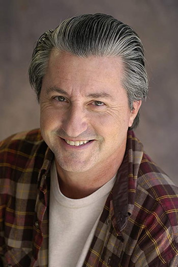 Photo of actor Keith MacKechnie