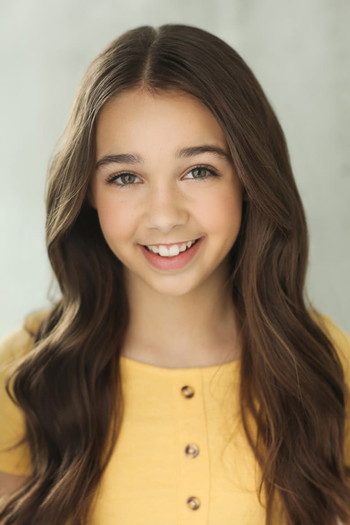 Photo of actress London Robertson