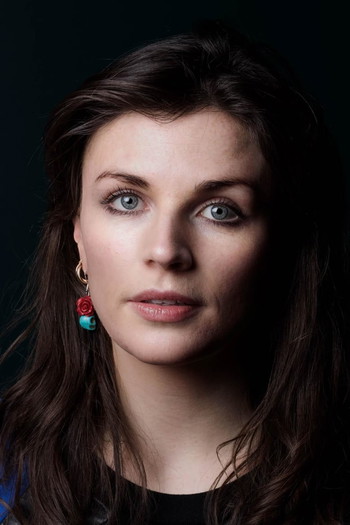 Photo of actress Aisling Bea