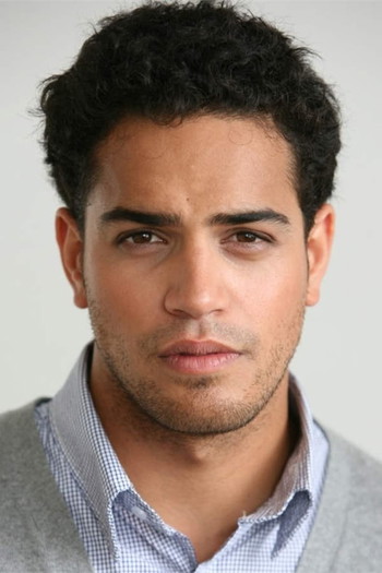 Photo of actor Matariki Whatarau