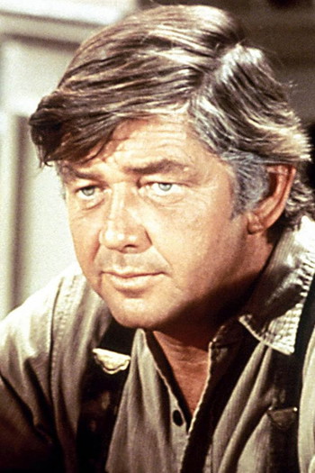 Photo of actor Ralph Strait