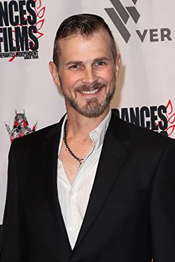 Photo of actor Tom Zembrod