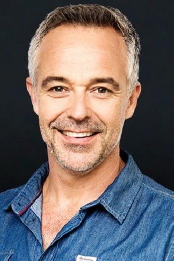 Photo of actor Cameron Daddo