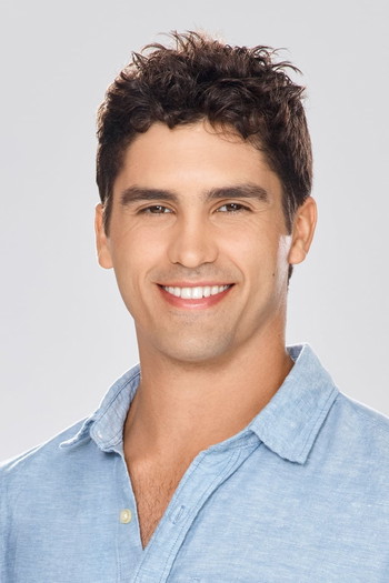 Photo of actor Tom Maden