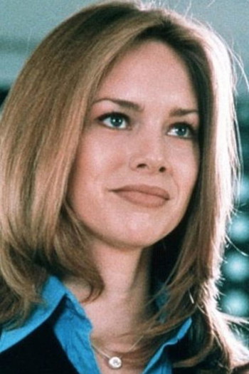 Photo of actress Heidi Schanz