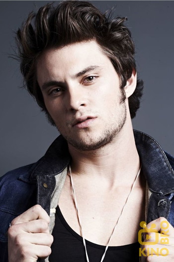 Photo of actor Shiloh Fernandez