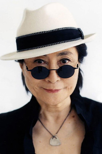 Photo of actress Yoko Ono