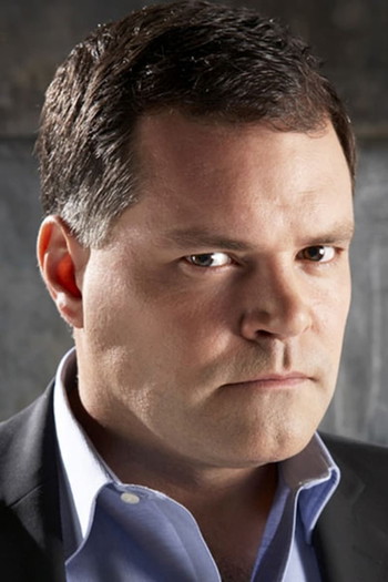 Photo of actor Aaron Douglas