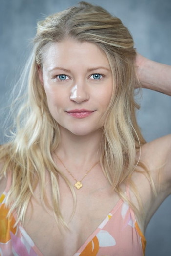 Photo of actress Emilie de Ravin