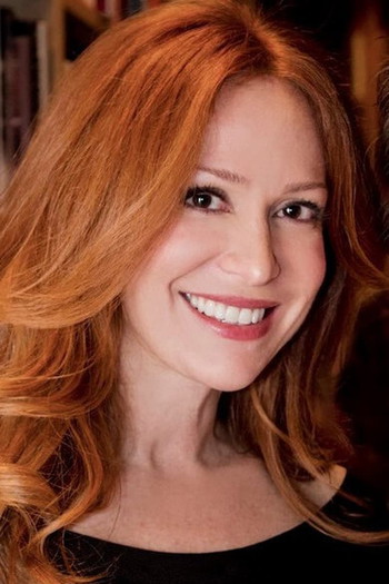 Photo of actress Rebecca Creskoff