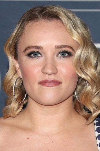 Photo of actress Emily Osment