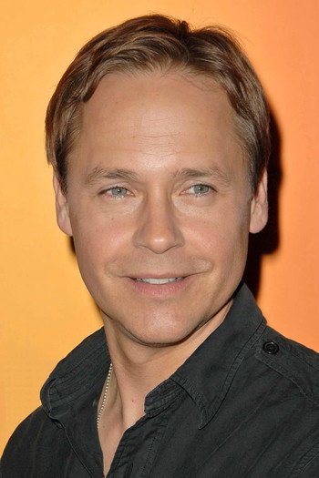 Photo of actor Chad Lowe