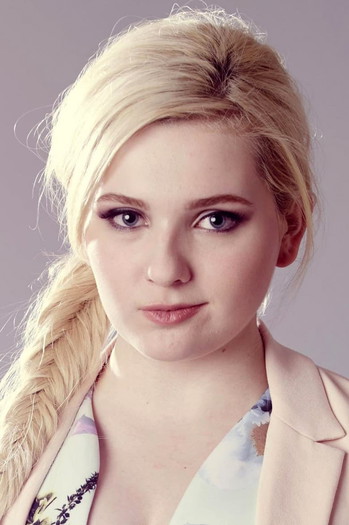 Photo of actress Abigail Breslin