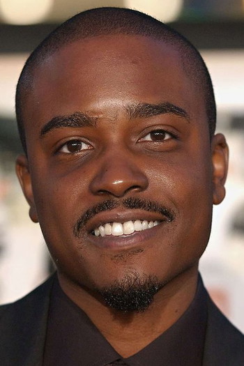 Photo of actor Jason Weaver