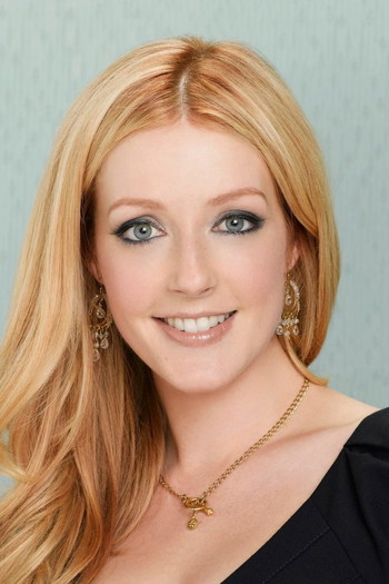 Photo of actress Jennifer Finnigan