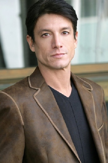 Photo of actor Dave Buzzotta