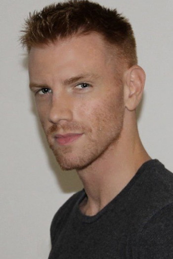 Photo of actor Daniel Newman