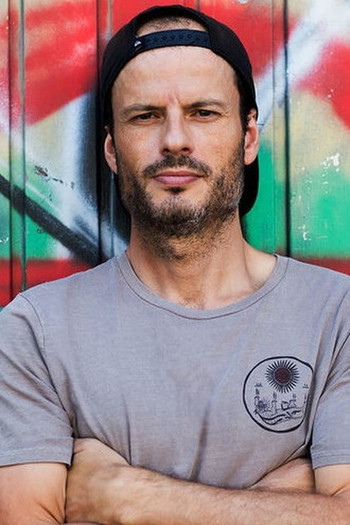 Photo of actor Pedro Insua