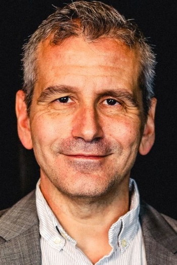 Photo of actor David Cromer