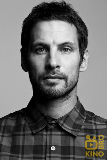 Photo of actor Sam Roberts