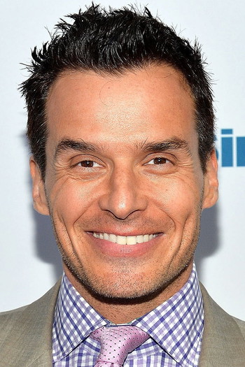 Photo of actor Antonio Sabàto, Jr.