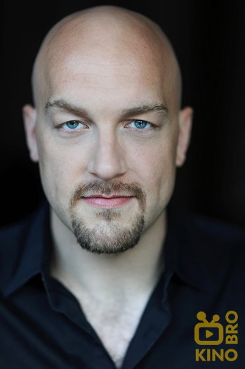 Photo of actor Alexander Gemignani